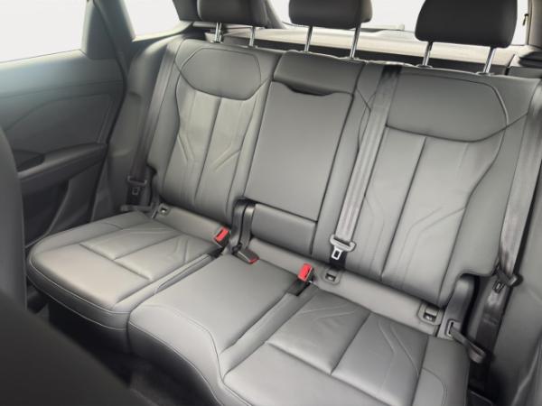 Audi Q3 SUV e-hybrid Leder Matrix S line Winterräder