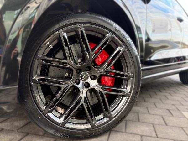 Audi RS Q8 SUV tiptronic RSAbgas, PANO,LASER,STHZ,KERAMIK,HuD,23ALU,