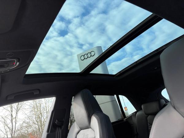 Audi RS Q8 SUV tiptronic RSAbgas, PANO,LASER,STHZ,KERAMIK,HuD,23ALU,