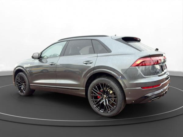 Audi Q8 SUV TDI QUATTRO+S-LINE+AHK+PANO+HUD+STANDH+++