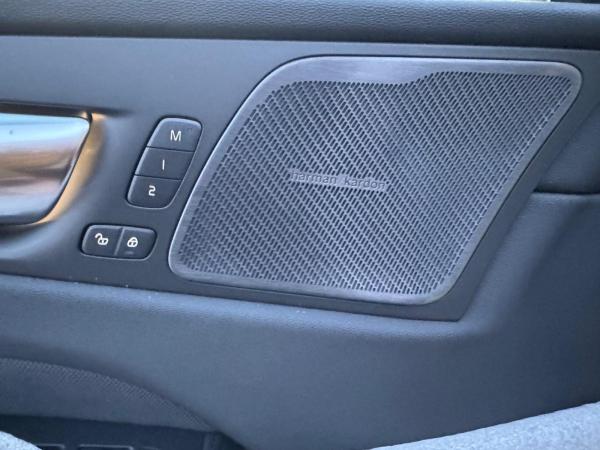 Volvo XC60 B5 AWD ULTRA - BLACK EDITION - MJ26 - Inkl. Anhängerkupplung! - Sofort lieferbar!