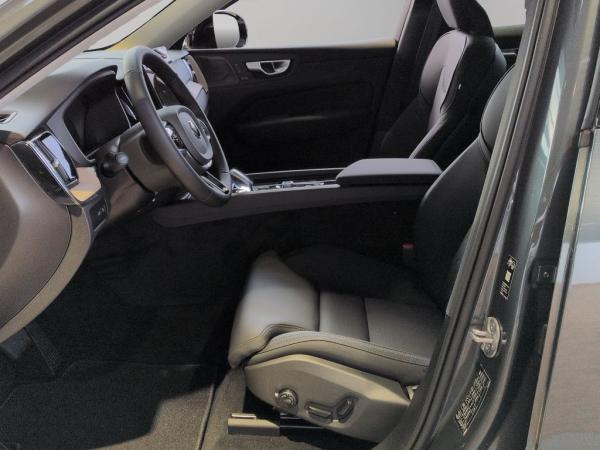Volvo XC60 T6 AWD Plus Dark+Panorama+Licht-Pak+360°