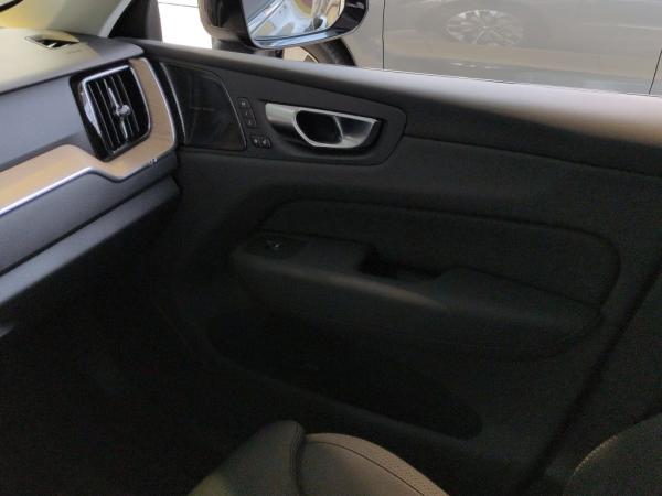 Volvo XC60 T6 AWD Plus Dark+Panorama+Licht-Pak+360°