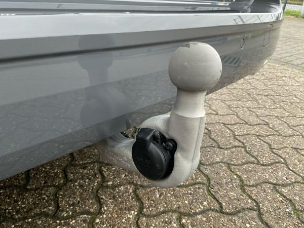 Volkswagen Multivan Life 2.0 TDI DSG AHK Kamera Navi