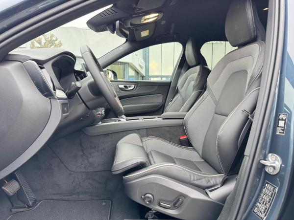 Volvo XC60 B5 AWD PLUS - BLACK EDITION - MJ26 - Sofort lieferbar!