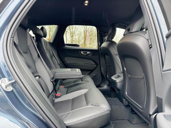 Volvo XC60 B5 AWD PLUS - BLACK EDITION - MJ26 - Sofort lieferbar!