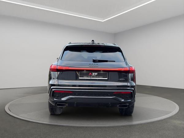 Audi Q5 SUV edition one mit Akzenten mythosschwarz e-hybrid quattro S tronic