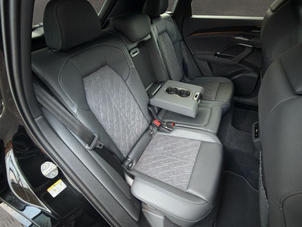 Audi Q5 SUV edition one mit Akzenten mythosschwarz e-hybrid quattro S tronic