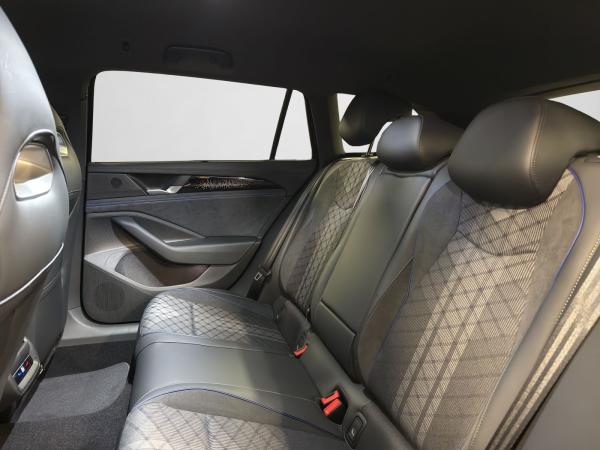 Volkswagen Passat R-Line 2.0 TDI DSG WKR NAVI IQ SITZHZ