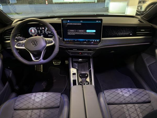 Volkswagen Passat R-Line 2.0 TDI DSG WKR NAVI IQ SITZHZ