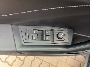 Volkswagen T-Roc 1.5 TSI R-Line DSG AHL Kamera Massagesitz