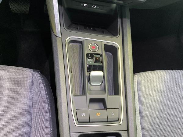 Seat Leon 1.5 eTSI Road Edition DSG ACC Kamera Navi