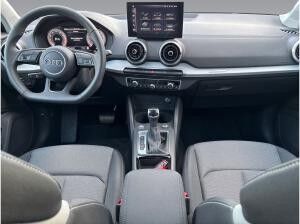 Audi Q2 35 TFSI S tronic Matrix Sound CarPlay Kamera