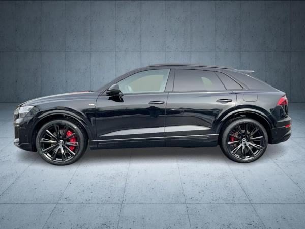 Audi Q8 SUV S line business TFSI e qu tiptr PANO 23