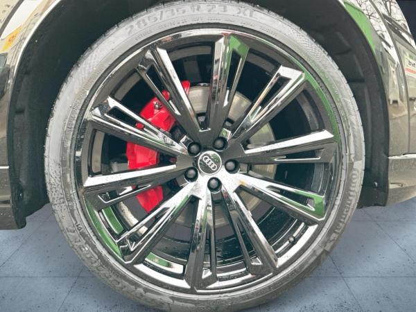 Audi Q8 SUV S line business TFSI e qu tiptr PANO 23