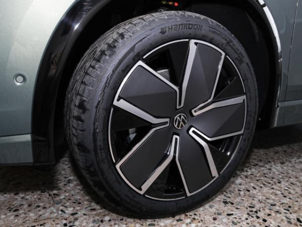 Volkswagen Tiguan R-Line 2.0 TDI 4M DSG AHK Navi Pano IQ.Light