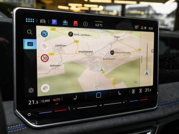 Volkswagen Tiguan R-Line 2.0 TDI 4M DSG AHK Navi Pano IQ.Light