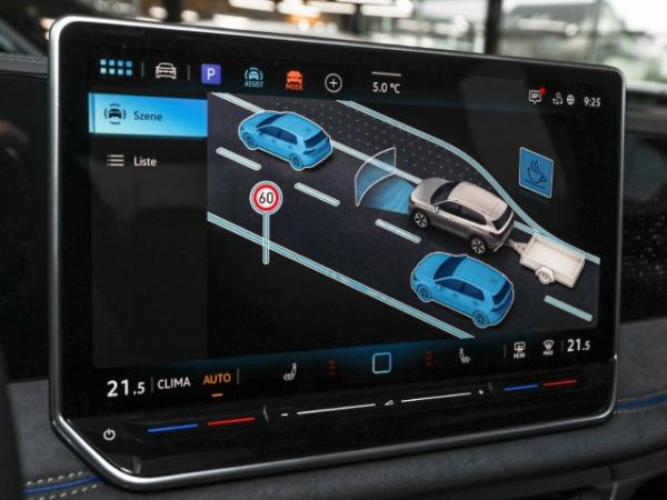 Volkswagen Tiguan R-Line 2.0 TDI 4M DSG AHK Navi Pano IQ.Light