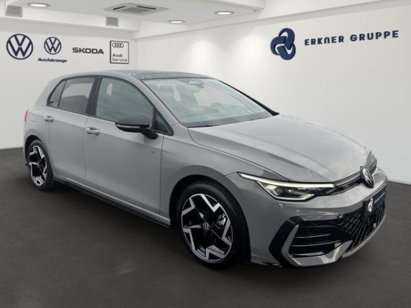 Volkswagen Golf VIII 1.5 eTSI DSG R-Line AHK+PANO+360°KAM+