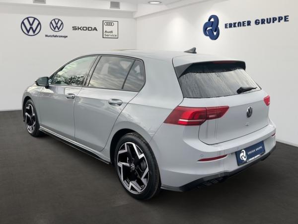 Volkswagen Golf VIII 1.5 eTSI DSG R-Line AHK+PANO+360°KAM+
