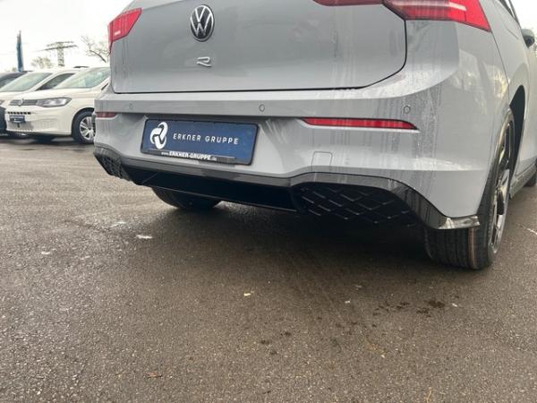 Volkswagen Golf VIII 1.5 eTSI DSG R-Line AHK+PANO+360°KAM+