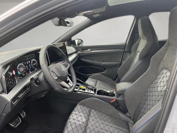 Volkswagen Golf VIII 1.5 eTSI DSG R-Line AHK+PANO+360°KAM+