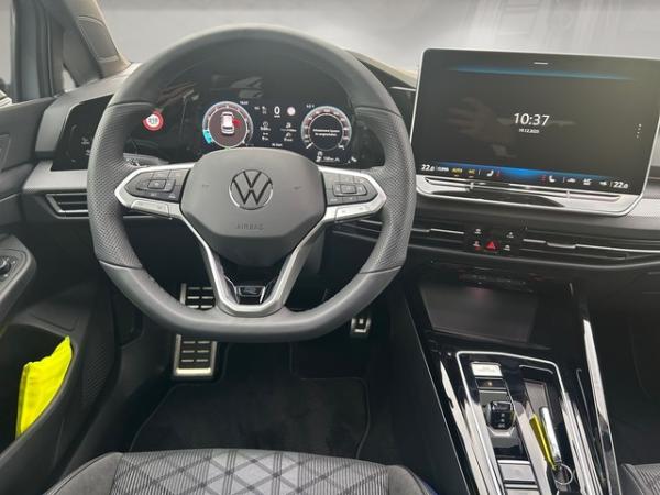 Volkswagen Golf VIII 1.5 eTSI DSG R-Line AHK+PANO+360°KAM+