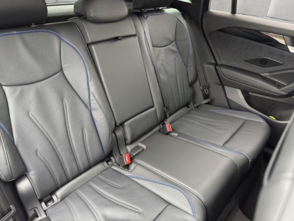 Volkswagen Tiguan R-Line 2.0TDI DSG WINTERRÄDER!,NAVI,IQ-DRIVE