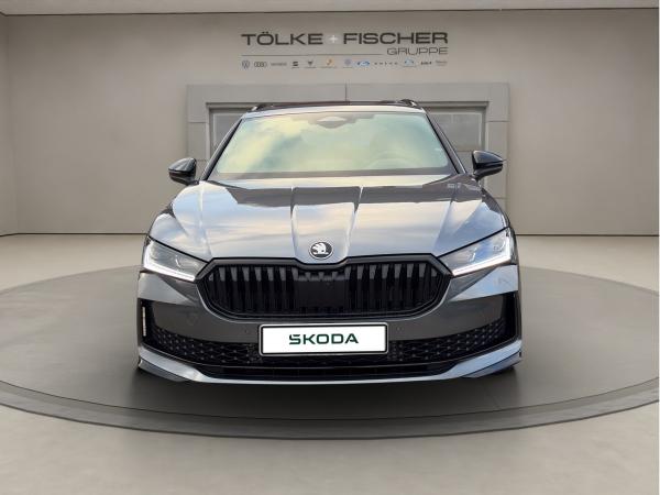 Skoda Superb SOFORT VERFÜGBAR! Combi Sportline DCC AHK Navi Pano eHeck Skoda Superb SOFORT VERFÜGBAR! Combi Sportline DCC AHK Navi Pano eHeck