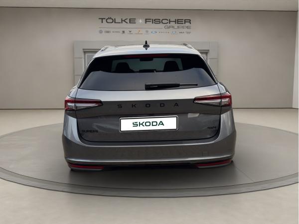 Skoda Superb SOFORT VERFÜGBAR! Combi Sportline DCC AHK Navi Pano eHeck Skoda Superb SOFORT VERFÜGBAR! Combi Sportline DCC AHK Navi Pano eHeck