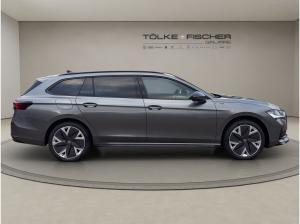 Skoda Superb SOFORT VERFÜGBAR! Combi Sportline DCC AHK Navi Pano eHeck