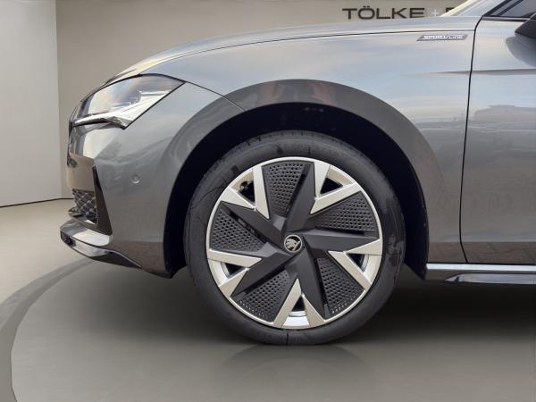 Skoda Superb SOFORT VERFÜGBAR! Combi Sportline DCC AHK Navi Pano eHeck Skoda Superb SOFORT VERFÜGBAR! Combi Sportline DCC AHK Navi Pano eHeck
