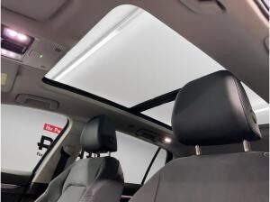 Volkswagen Golf VIII Variant Style (AHK.Kamera.Pano.LED.Navi) 1.5 eTSI DSG