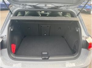Volkswagen Golf VIII Lim. 1.5eTSI DSG R-Line NAVI+LED+KAMERA+++