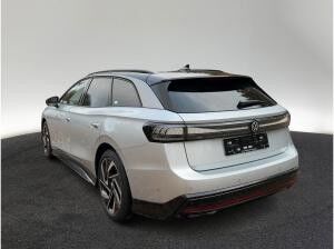Volkswagen ID.7 Tourer Pro Navi AHK Wärmep. ACC Panorama