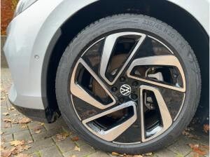 Volkswagen ID.7 Tourer Pro Navi AHK Wärmep. ACC Panorama