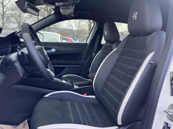 Alfa Romeo Junior Sport Speciale e-DCT6