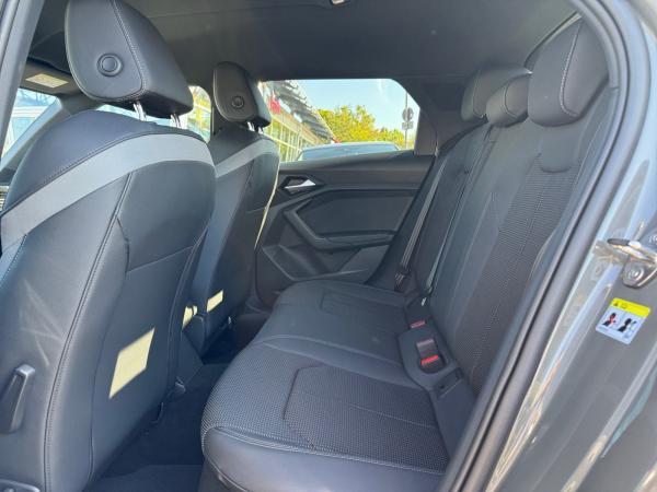 Audi A1 Sportback advanced 30 TFSI S tronic S Line,LM