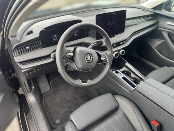 Skoda Superb Combi 2.0 TDI DSG Selection
