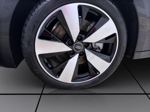 Audi A5 Avant TDI AHK NAVI LED SITZHZG LED LM19