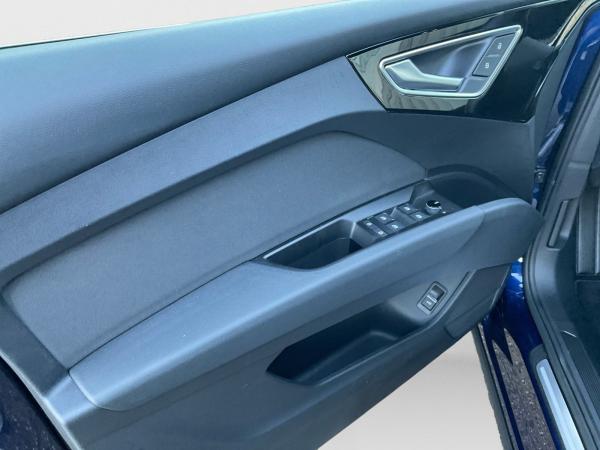 Audi Q4 e-tron Q4 35 e-tron advanced Navi Matrix Keyless ACC