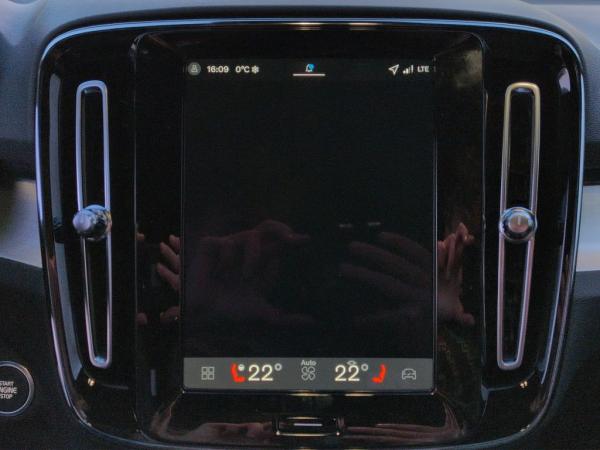 Volvo XC40 B3 B DKG Core+WinterPak.+360°+SOFORT