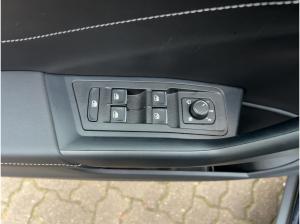 Volkswagen T-Roc 1.5 TSI R-Line DSG LED AHK Kamera Sitzhzg
