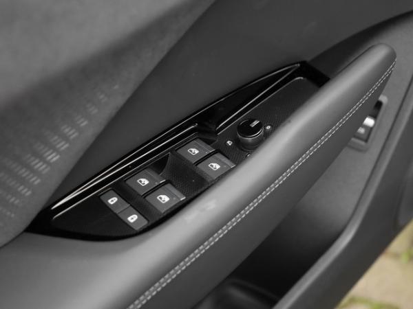 Audi Q3 Sportback 	 2 x S line ACC LED+ TechPlus Pano virtual