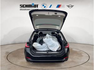 BMW 318 318d Touring Aut. + AHK + Driving Assistant