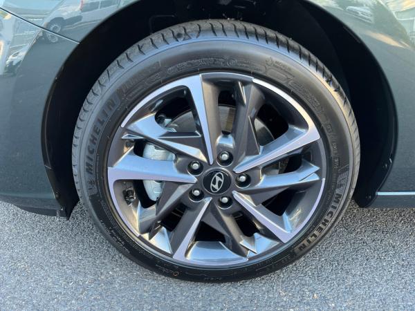 Hyundai i30 cw 1.5 T-GDI Advantage LED+Navi+SHZ+2xKlima