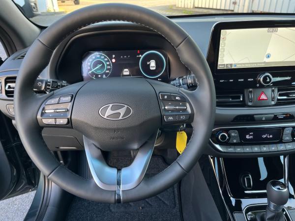 Hyundai i30 cw 1.5 T-GDI Advantage LED+Navi+SHZ+2xKlima