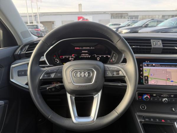Audi Q3 Sportback S line 35 TFSI S tronic SHZ ACC PDC Navi Klima