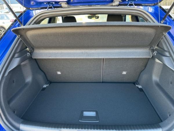 Opel Mokka Edition Digitales Cockpit LED Apple CarPlay Android Auto Musikstreaming DAB Ambientebeleuchtung