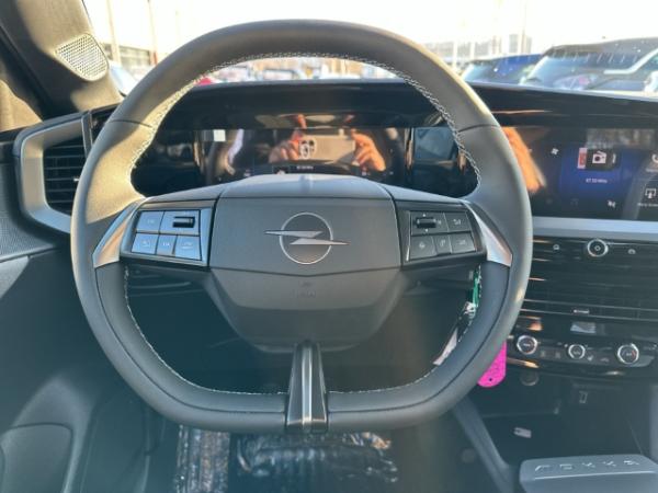 Opel Mokka Edition Digitales Cockpit LED Apple CarPlay Android Auto Musikstreaming DAB Ambientebeleuchtung